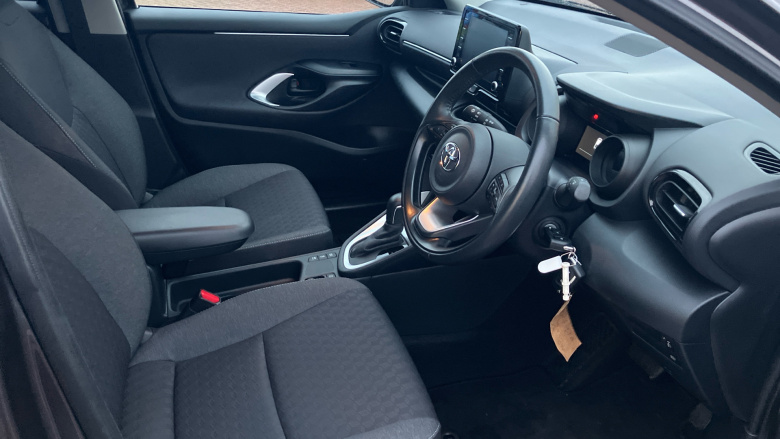 Toyota Yaris 1.5 Hybrid Design 5dr CVT Hybrid Hatchback